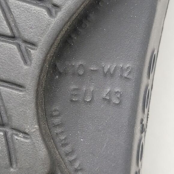 OOFOS OOahh Recovery Unisex Black Matte Sandals Shoes Size 10 M 12W main image 8